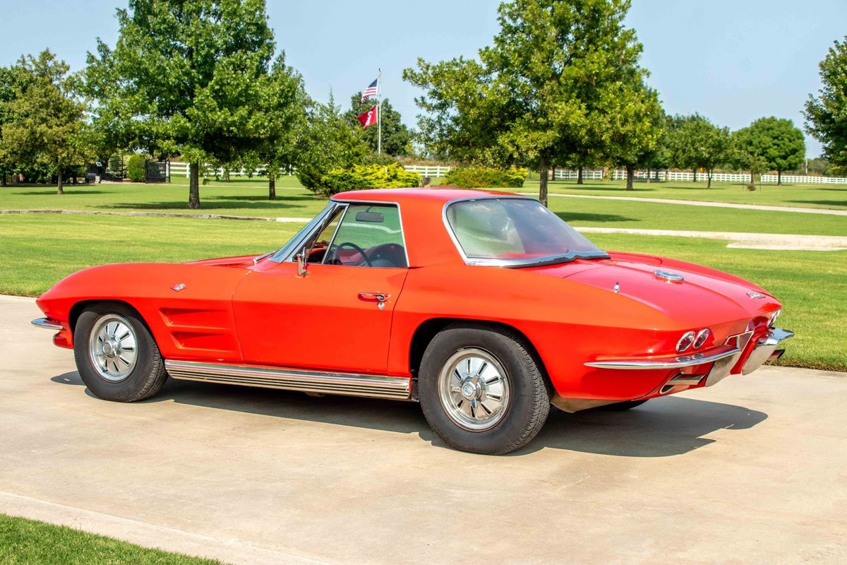 Chevrolet-Corvette-1964-Convertible-2