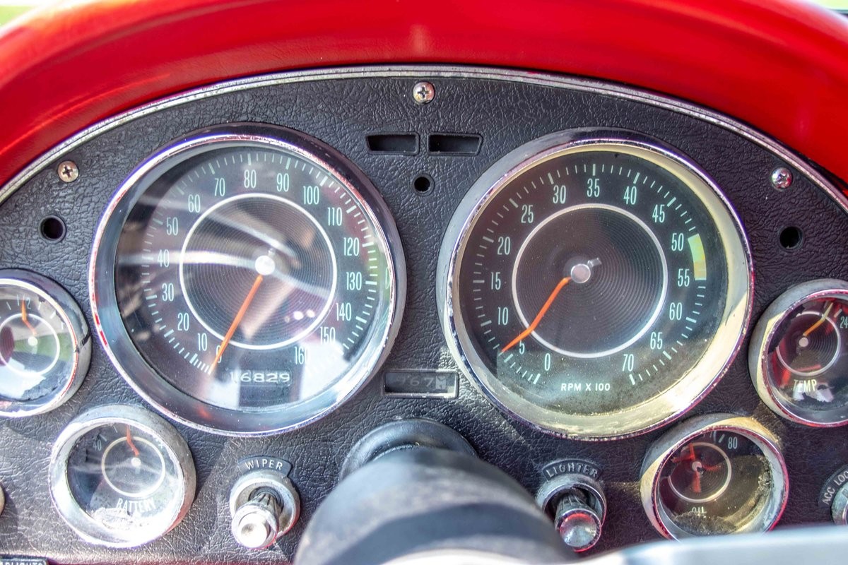 Chevrolet-Corvette-1964-Convertible-21