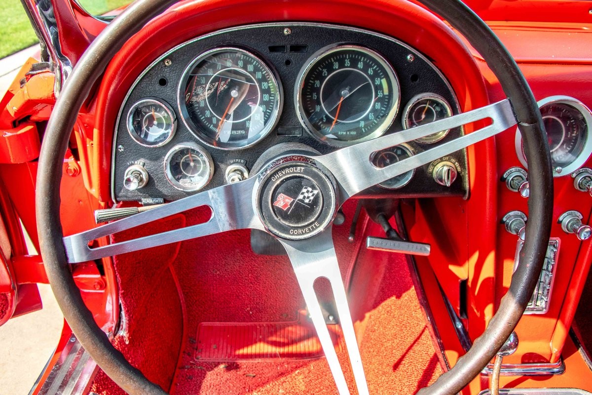 Chevrolet-Corvette-1964-Convertible-23