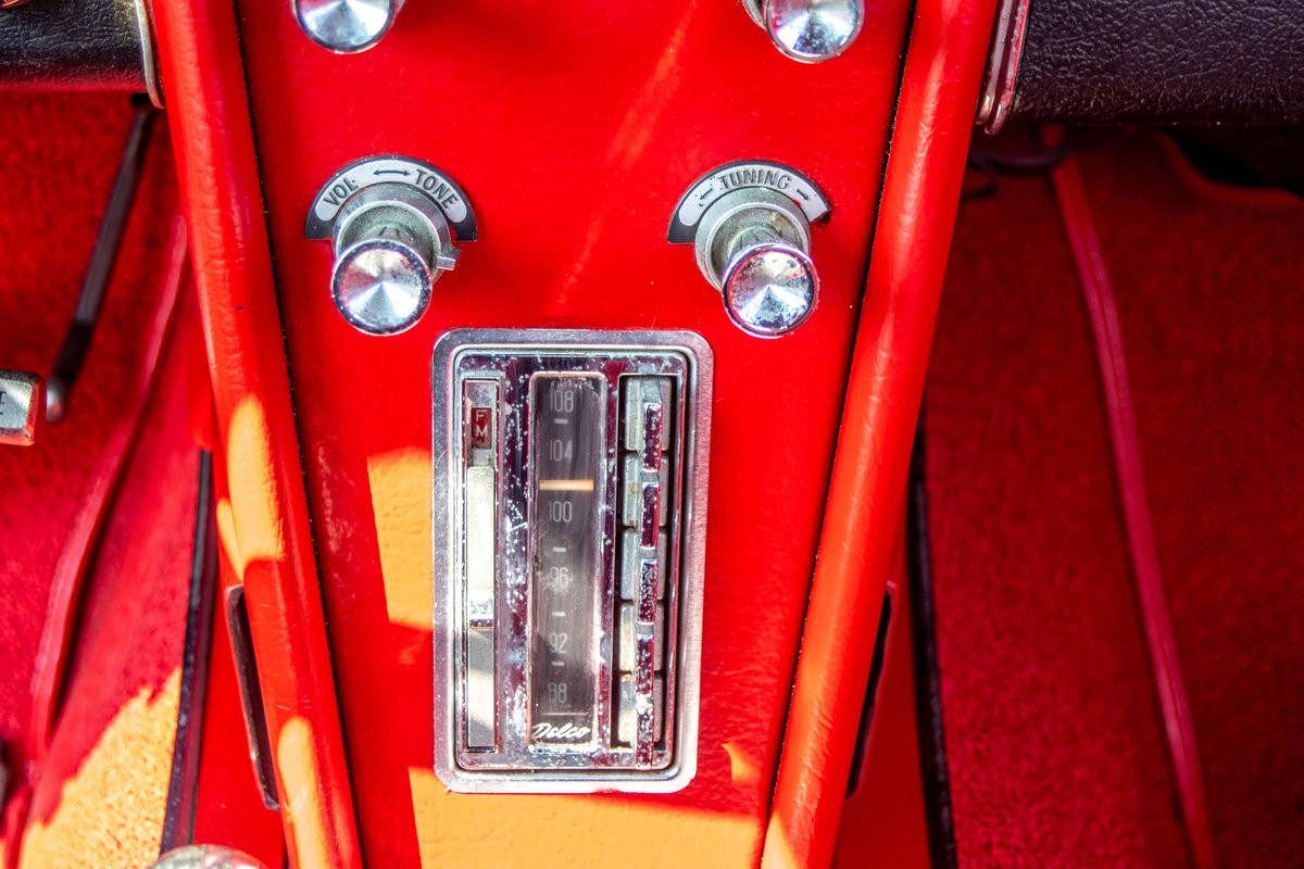 Chevrolet-Corvette-1964-Convertible-25