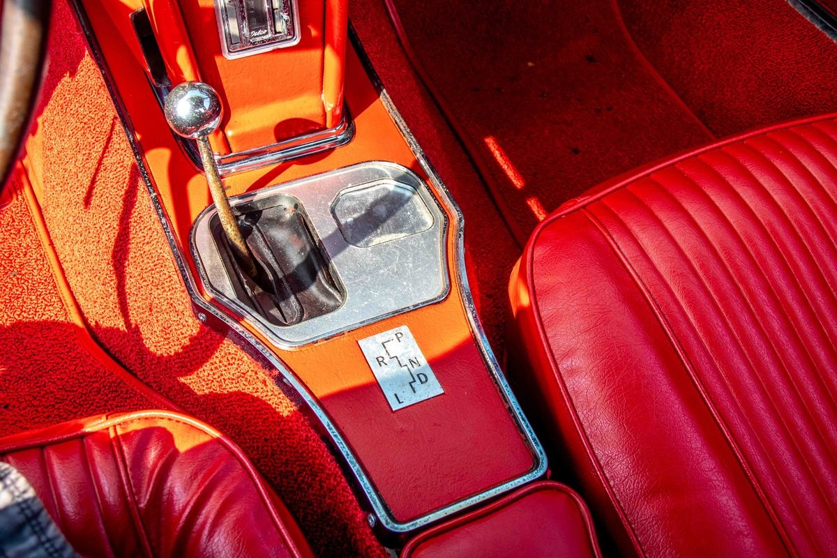 Chevrolet-Corvette-1964-Convertible-26