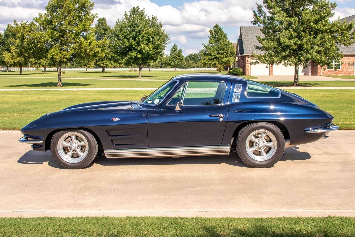 Chevrolet-Corvette-1964-Coupe-1