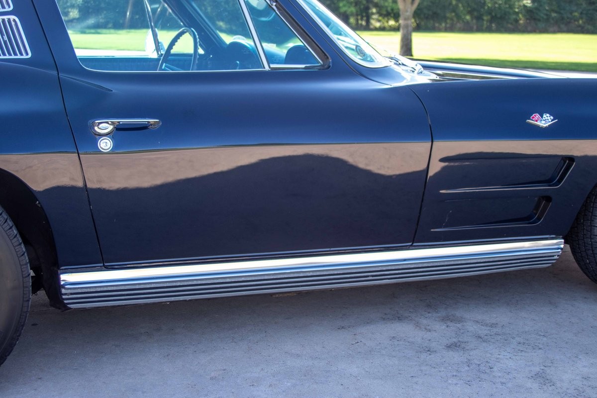 Chevrolet-Corvette-1964-Coupe-13