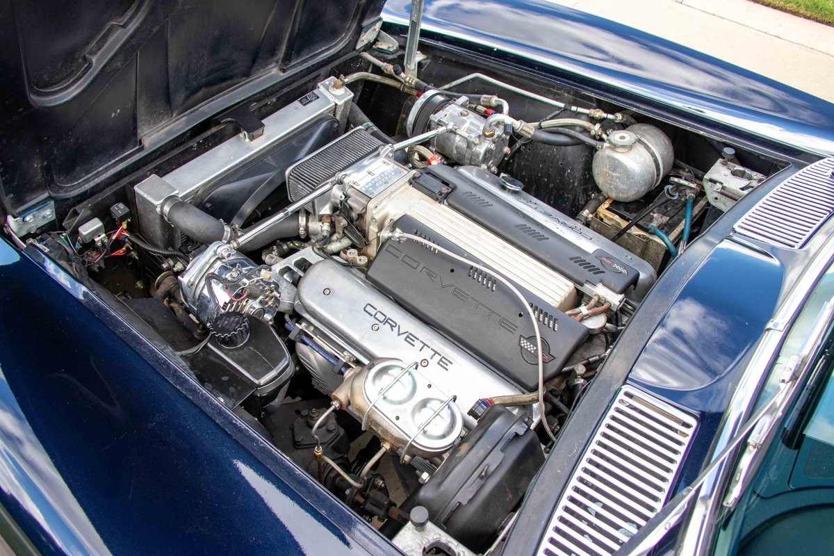 Chevrolet-Corvette-1964-Coupe-16