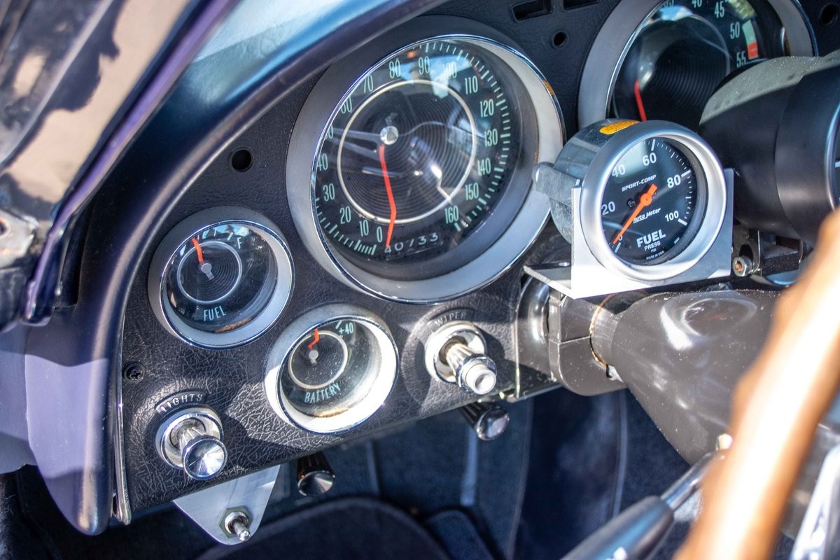 Chevrolet-Corvette-1964-Coupe-21