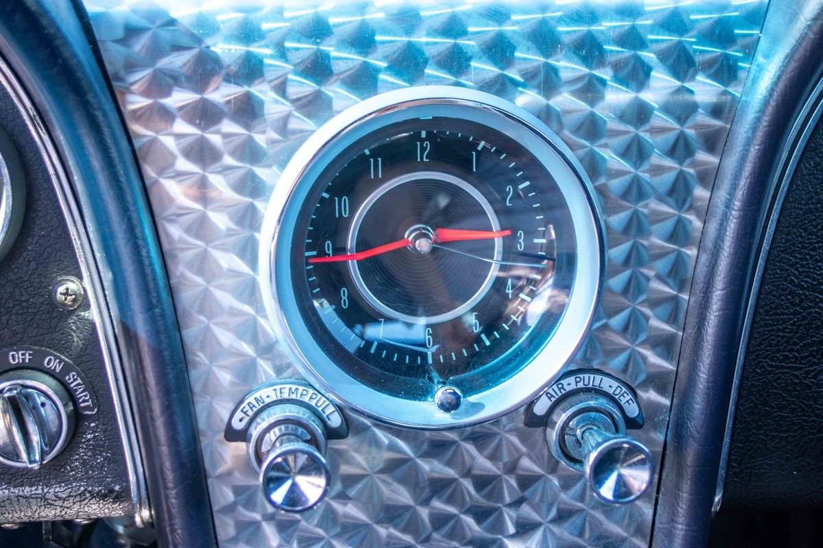 Chevrolet-Corvette-1964-Coupe-24