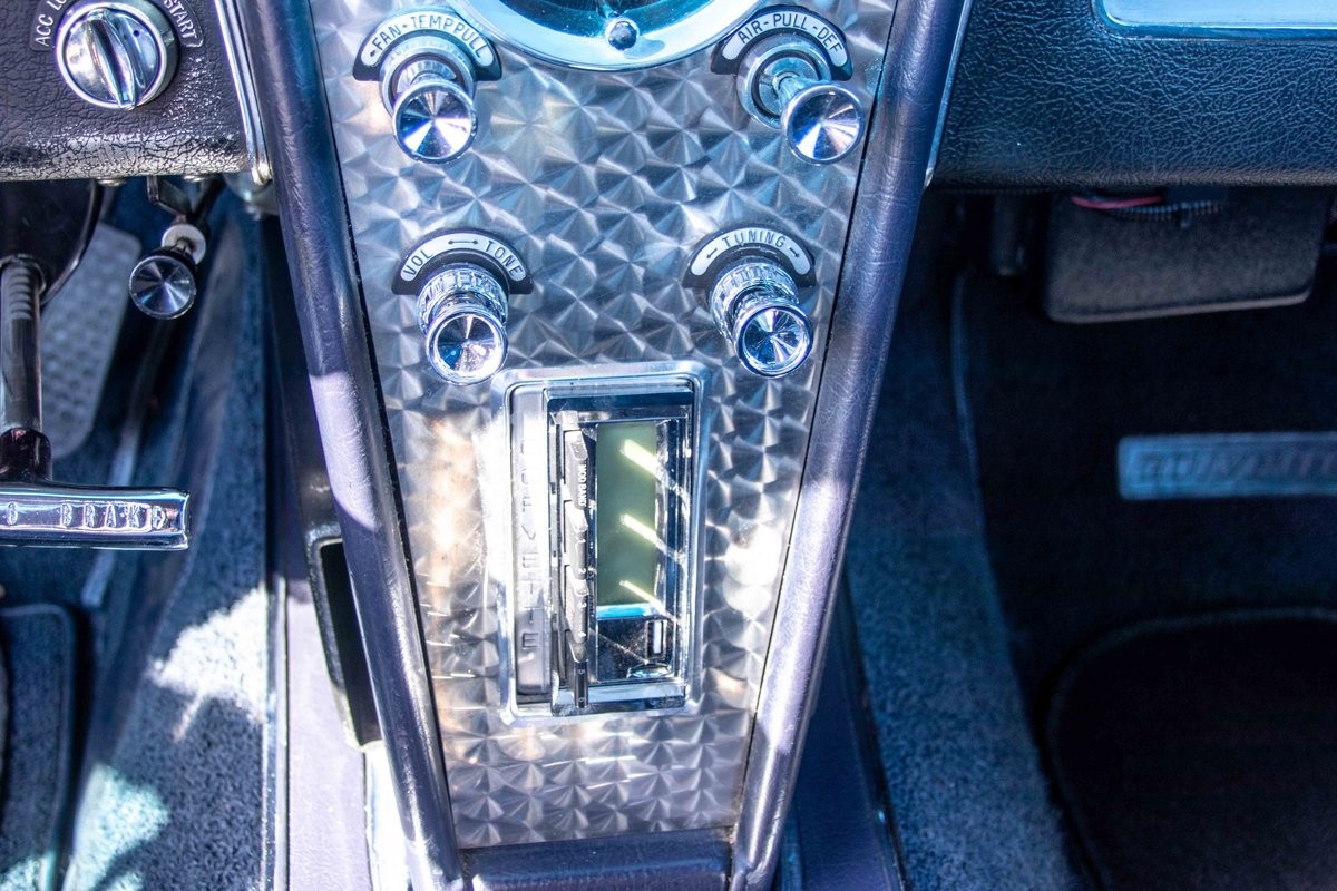 Chevrolet-Corvette-1964-Coupe-25