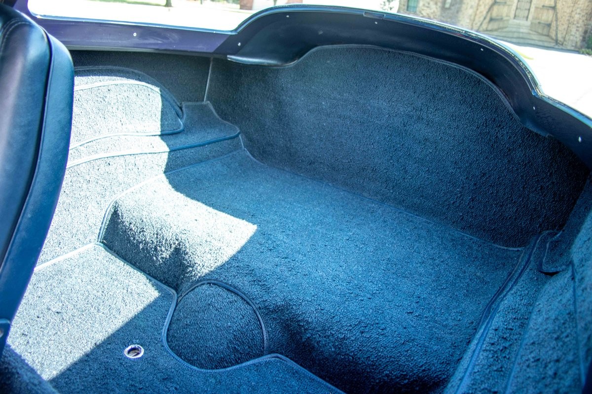 Chevrolet-Corvette-1964-Coupe-27