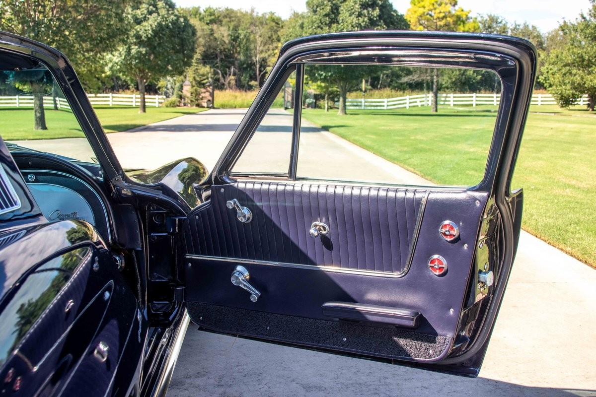 Chevrolet-Corvette-1964-Coupe-28