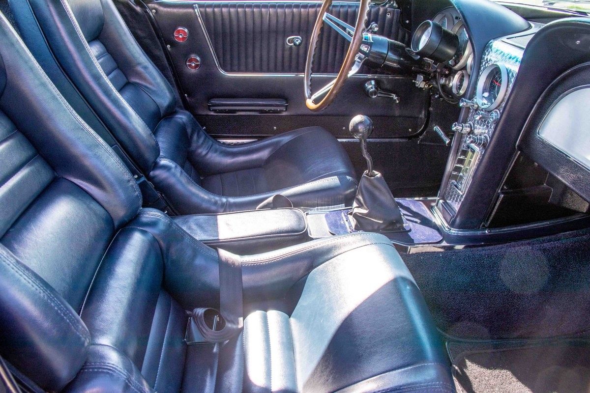 Chevrolet-Corvette-1964-Coupe-30