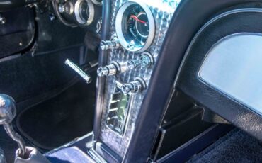 Chevrolet-Corvette-1964-Coupe-31