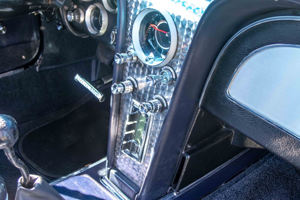 Chevrolet-Corvette-1964-Coupe-31