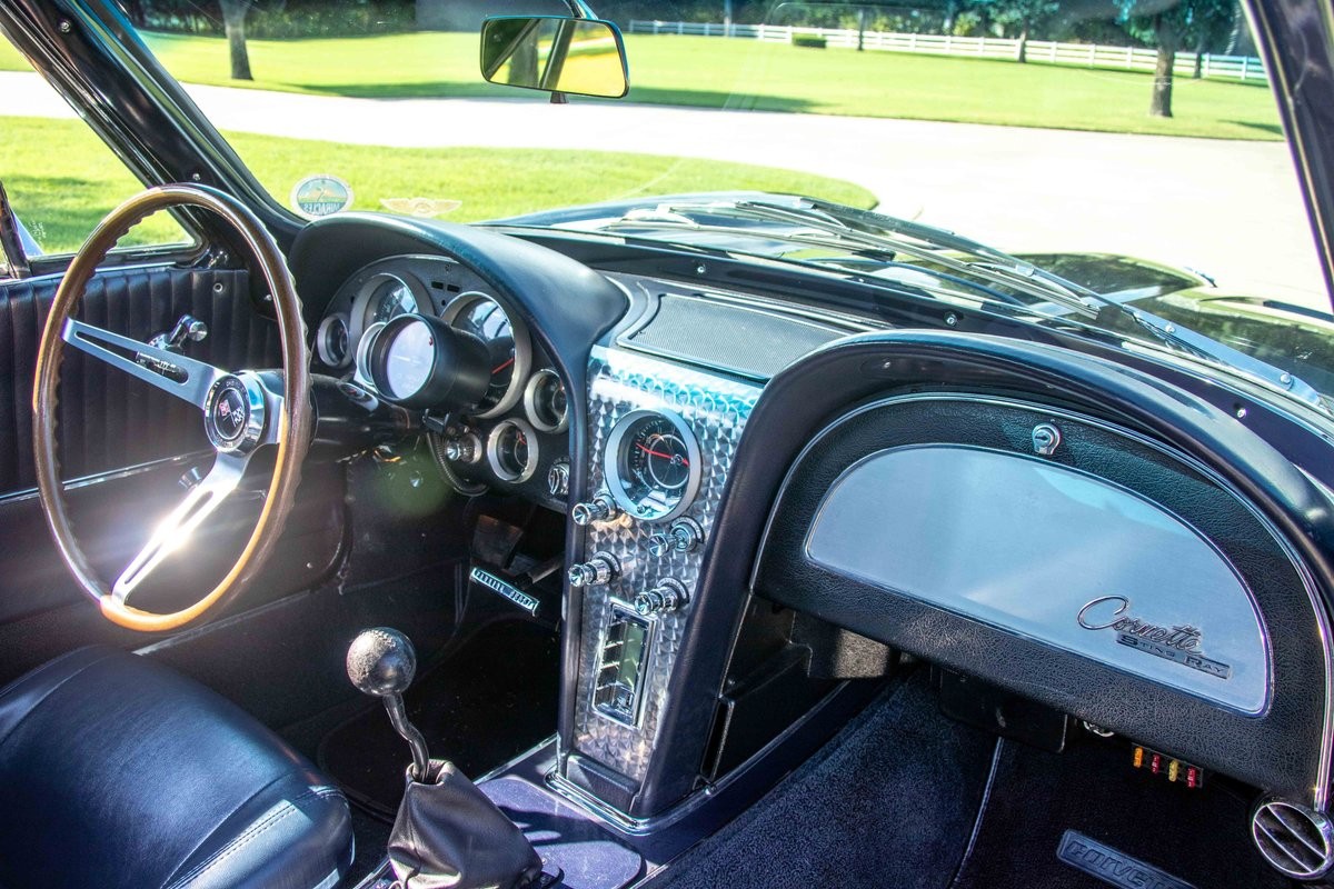 Chevrolet-Corvette-1964-Coupe-32