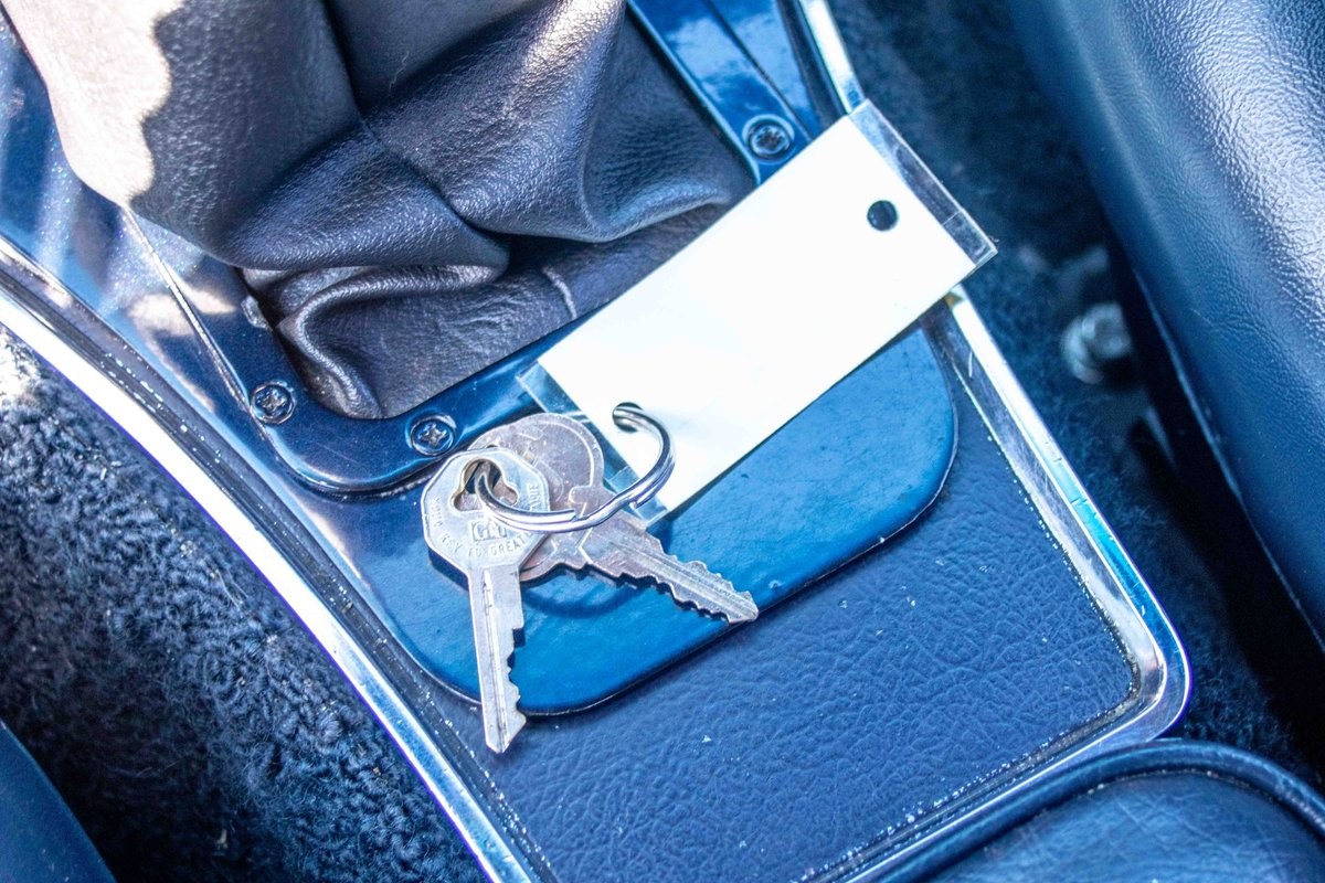 Chevrolet-Corvette-1964-Coupe-33