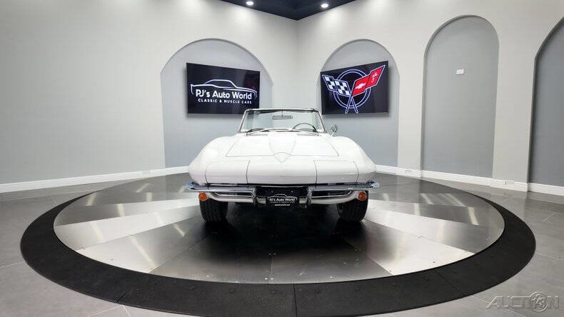 Chevrolet-Corvette-1965-11