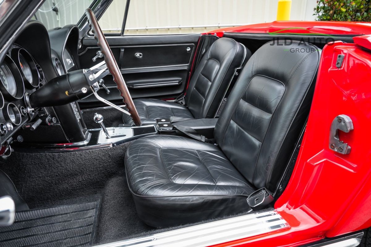 Chevrolet-Corvette-1965-13