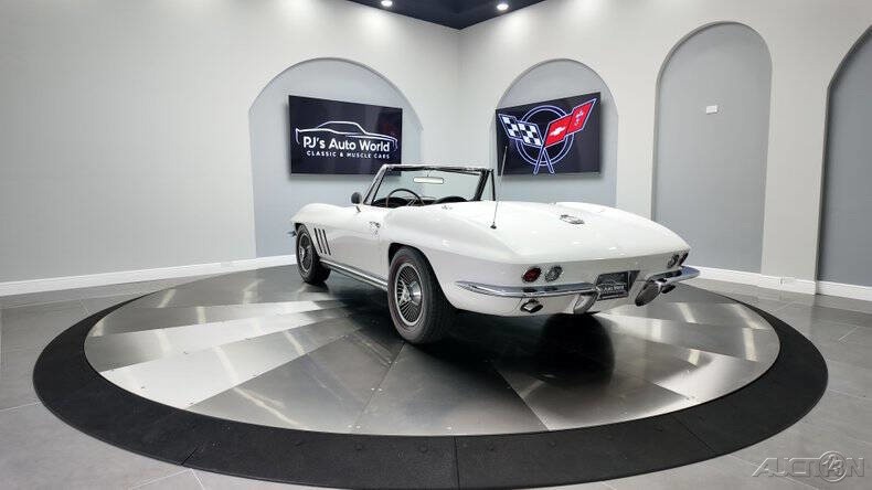 Chevrolet-Corvette-1965-15