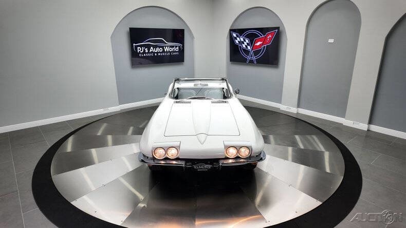 Chevrolet-Corvette-1965-17