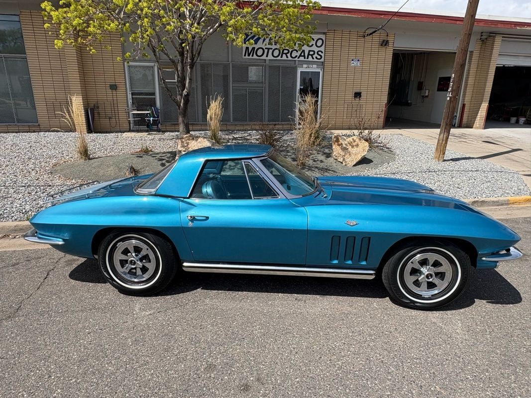 Chevrolet-Corvette-1965-2