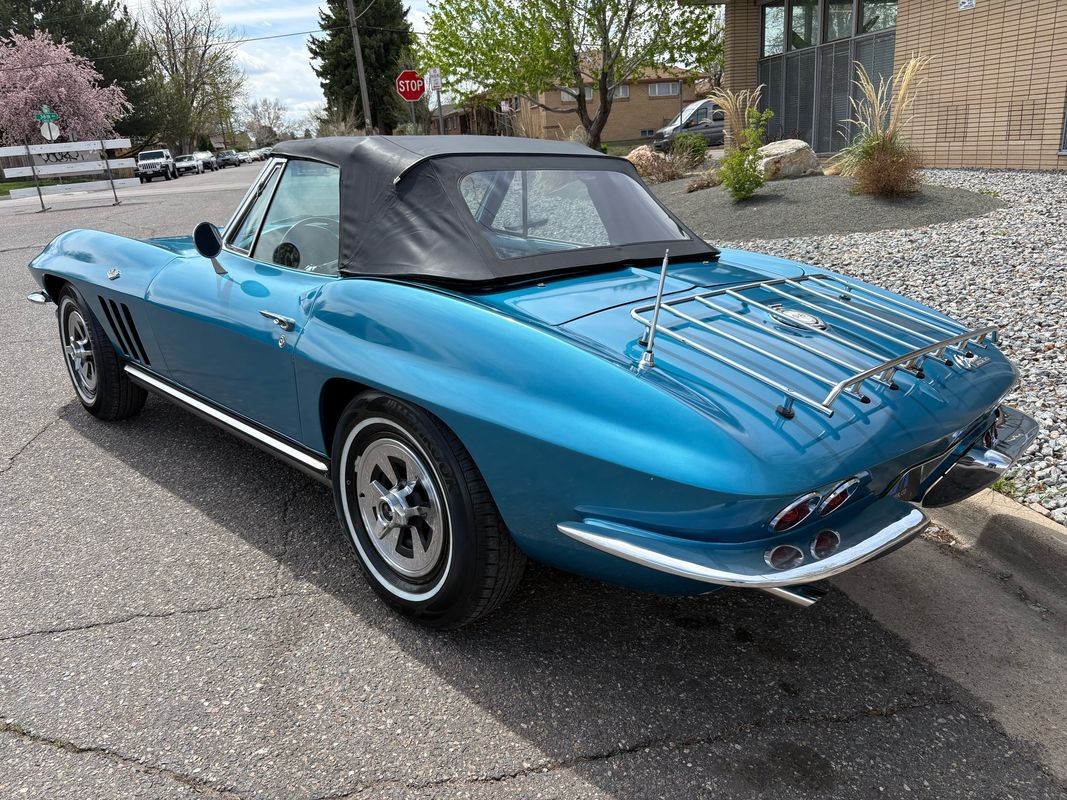 Chevrolet-Corvette-1965-22