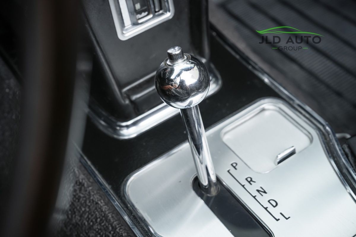 Chevrolet-Corvette-1965-25