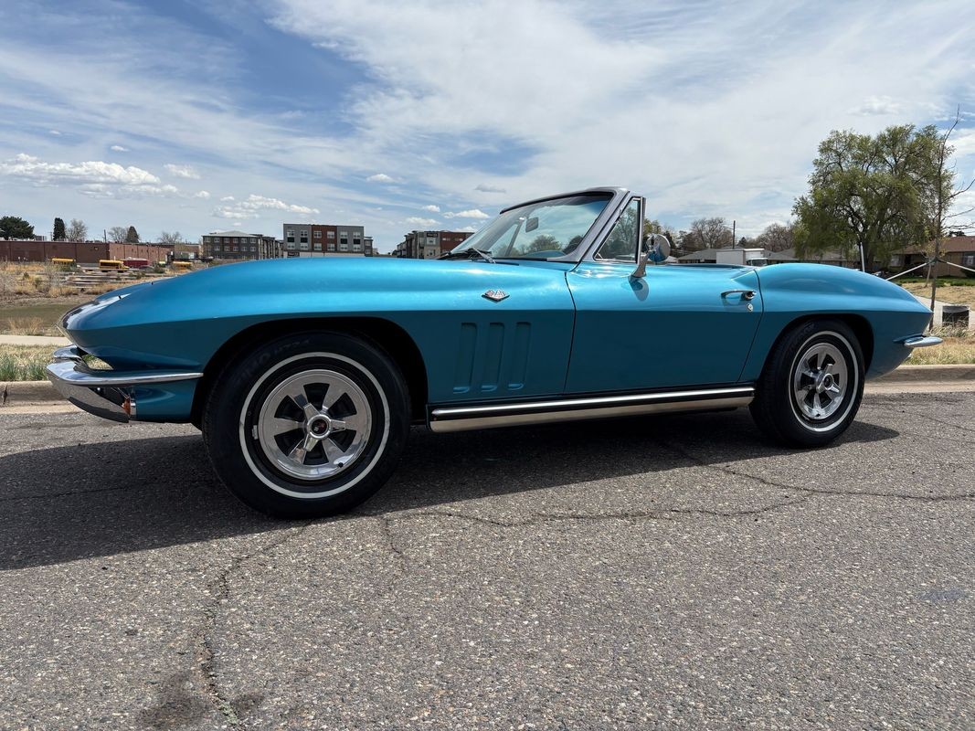 Chevrolet-Corvette-1965-25