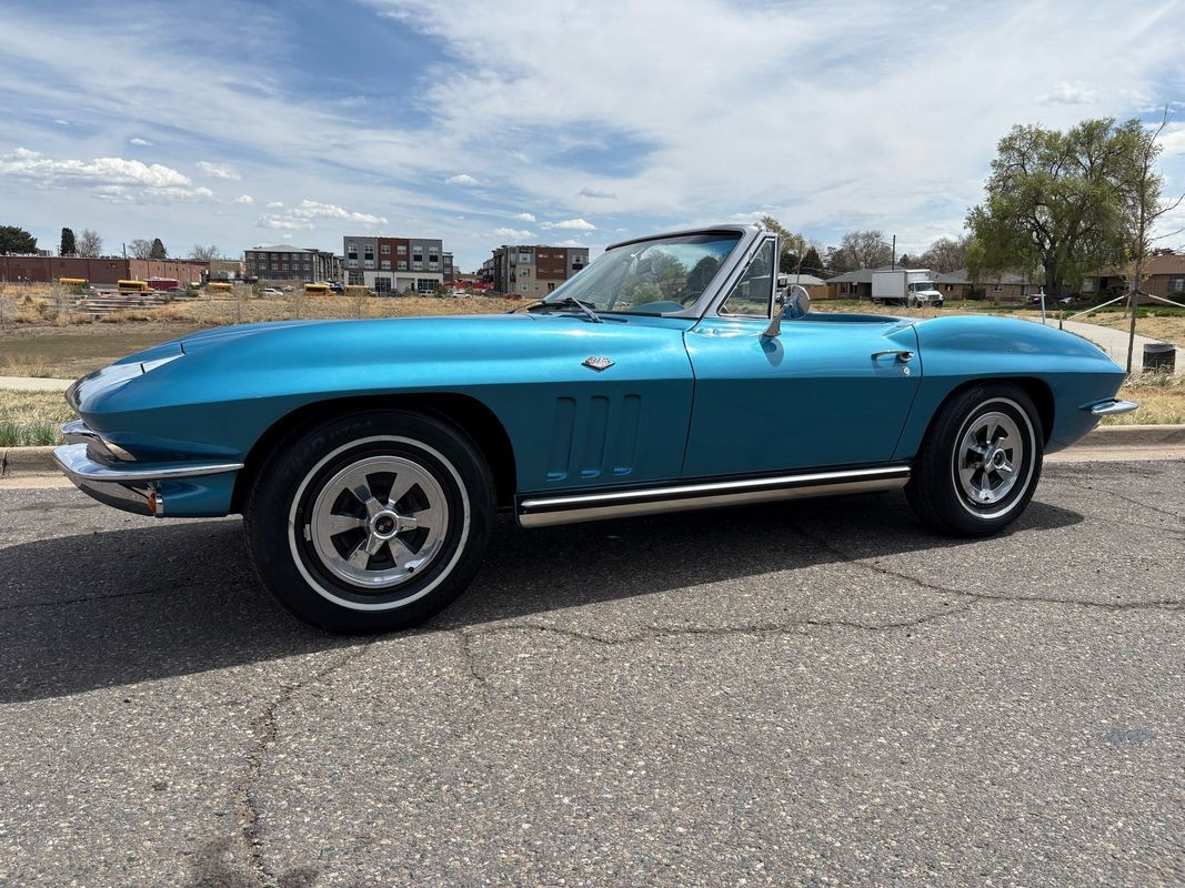 Chevrolet-Corvette-1965-26