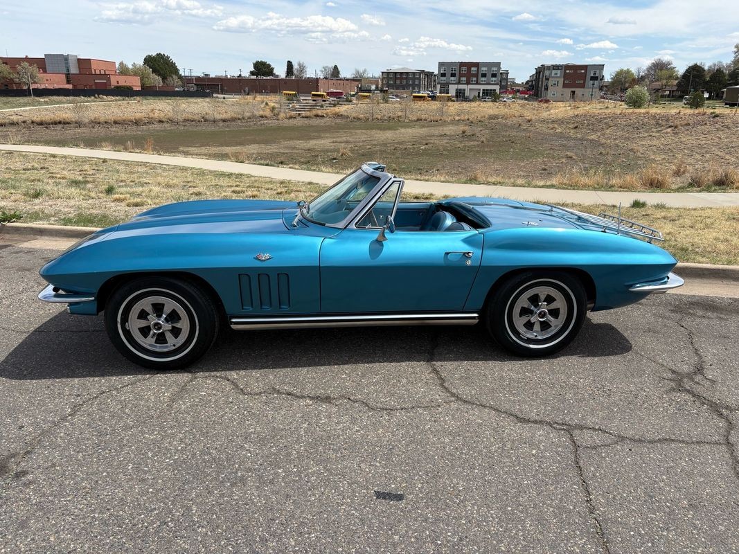 Chevrolet-Corvette-1965-28
