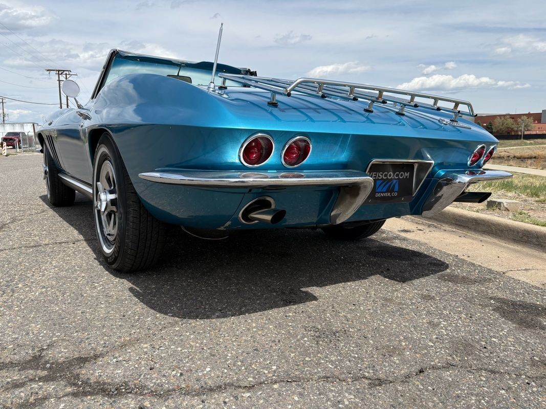 Chevrolet-Corvette-1965-3