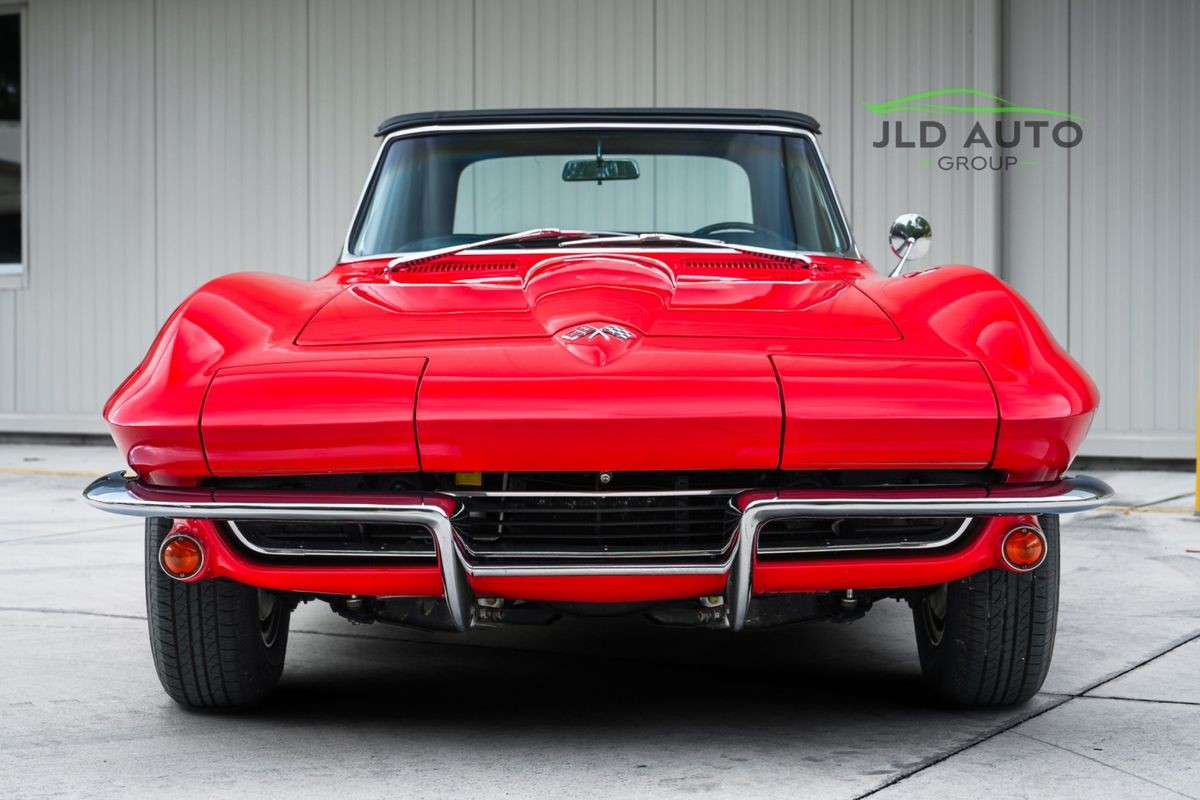 Chevrolet-Corvette-1965-3