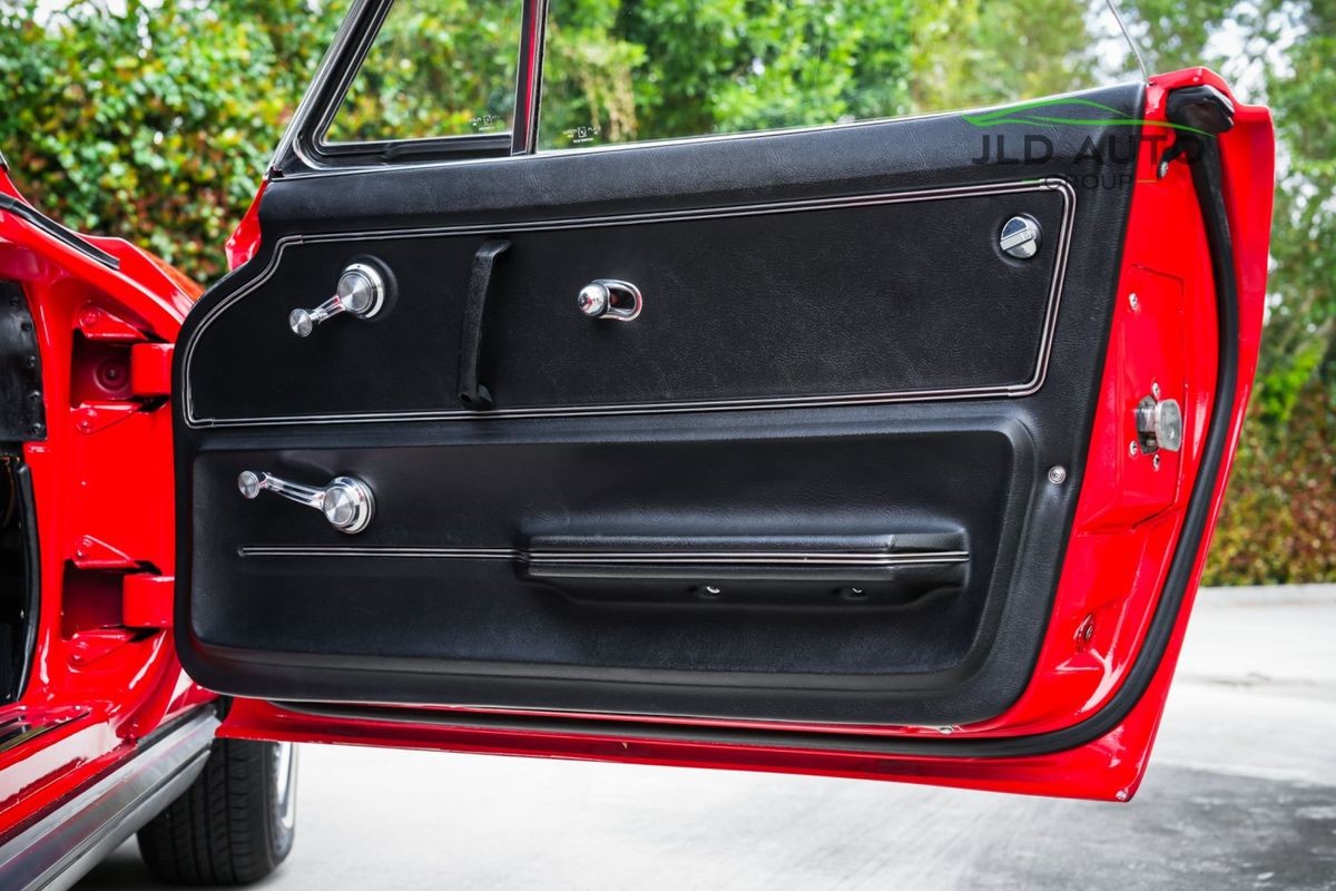 Chevrolet-Corvette-1965-31