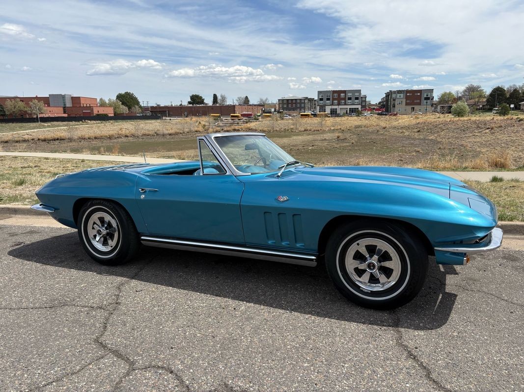 Chevrolet-Corvette-1965-33