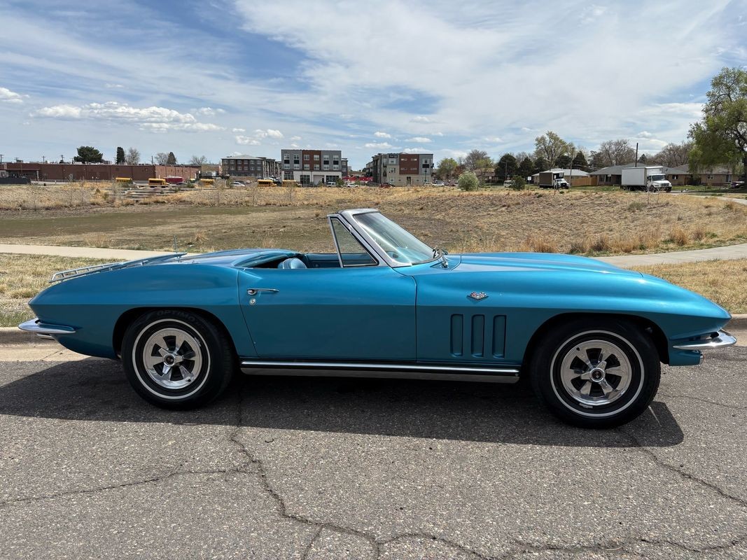 Chevrolet-Corvette-1965-35