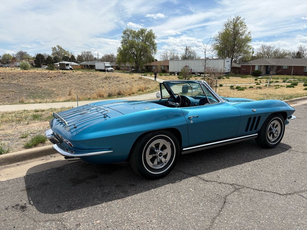 Chevrolet-Corvette-1965-36