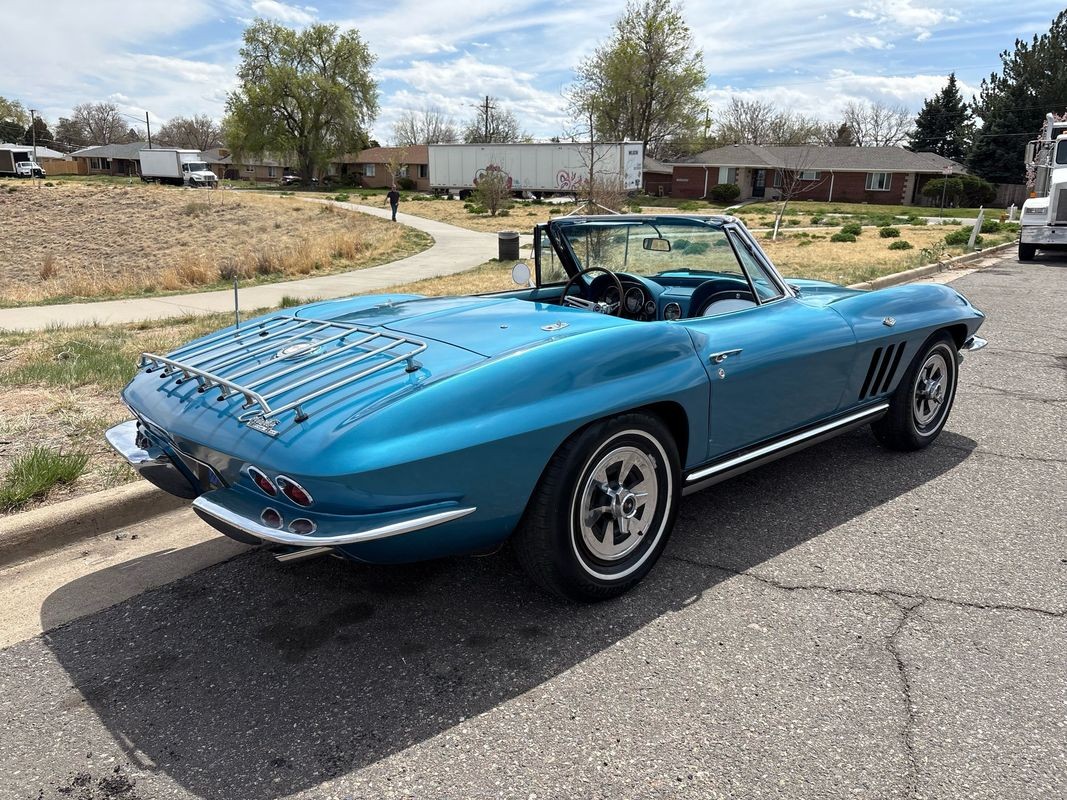 Chevrolet-Corvette-1965-37