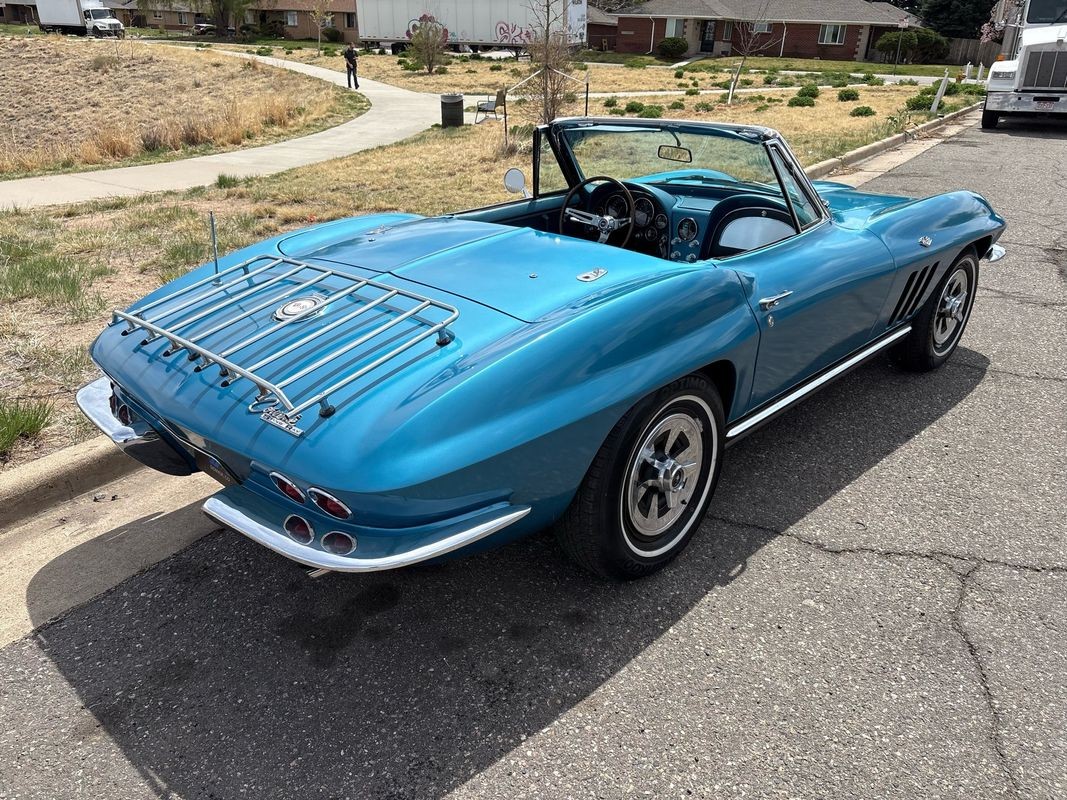 Chevrolet-Corvette-1965-38