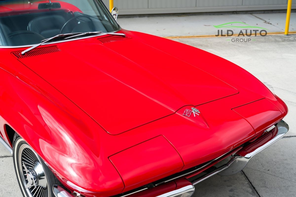 Chevrolet-Corvette-1965-39