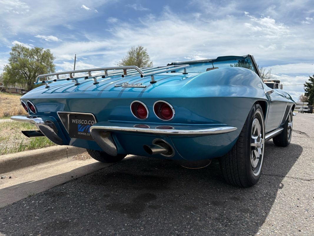 Chevrolet-Corvette-1965-4