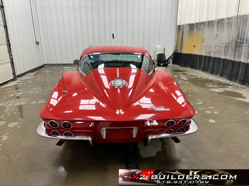 Chevrolet-Corvette-1965-4