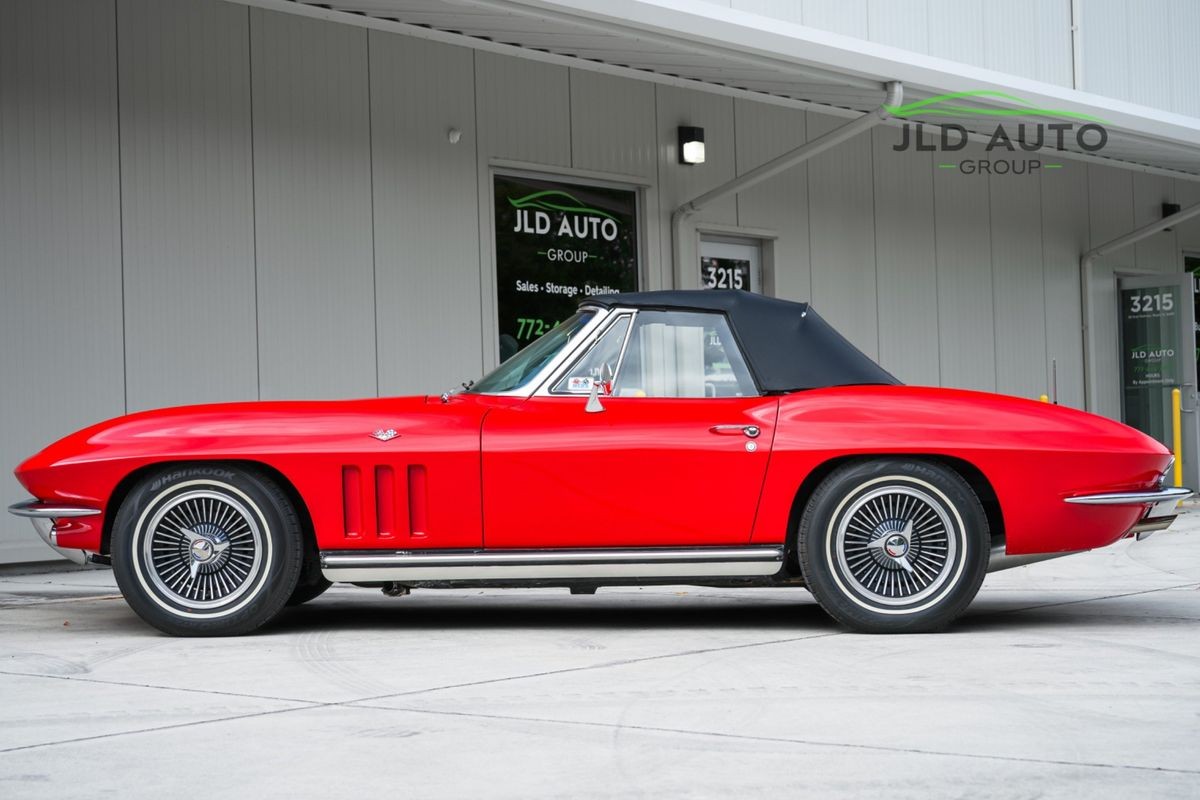 Chevrolet-Corvette-1965-5