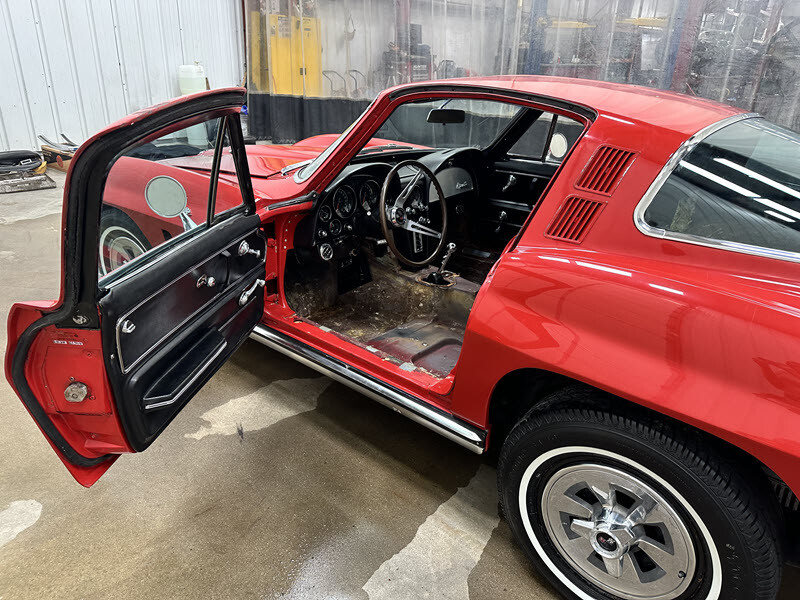 Chevrolet-Corvette-1965-6