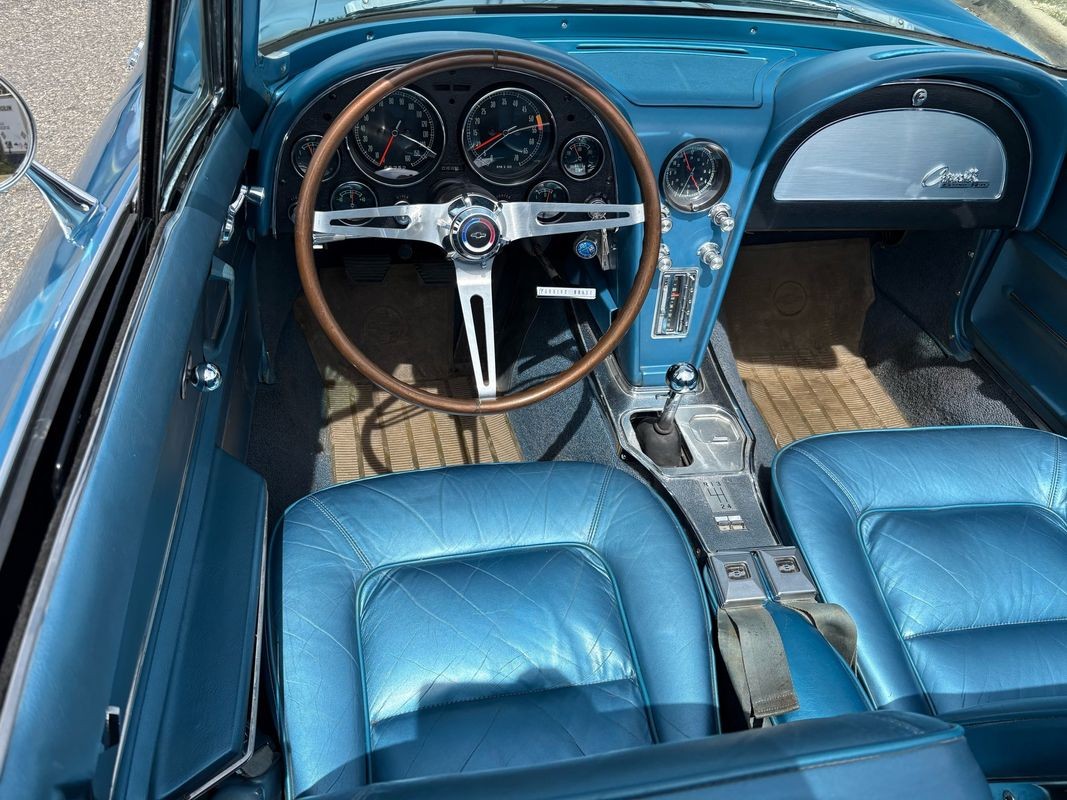 Chevrolet-Corvette-1965-8