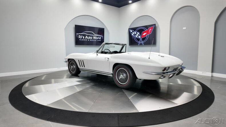 Chevrolet-Corvette-1965-9