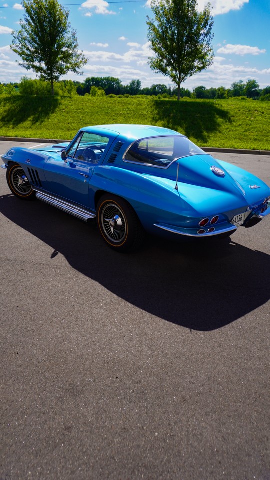 Chevrolet-Corvette-1965-Classic-Car-12
