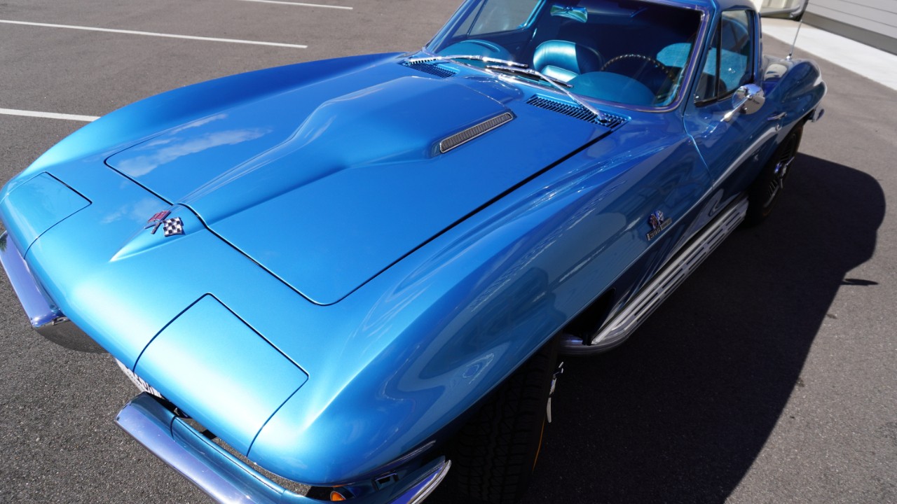Chevrolet-Corvette-1965-Classic-Car-2