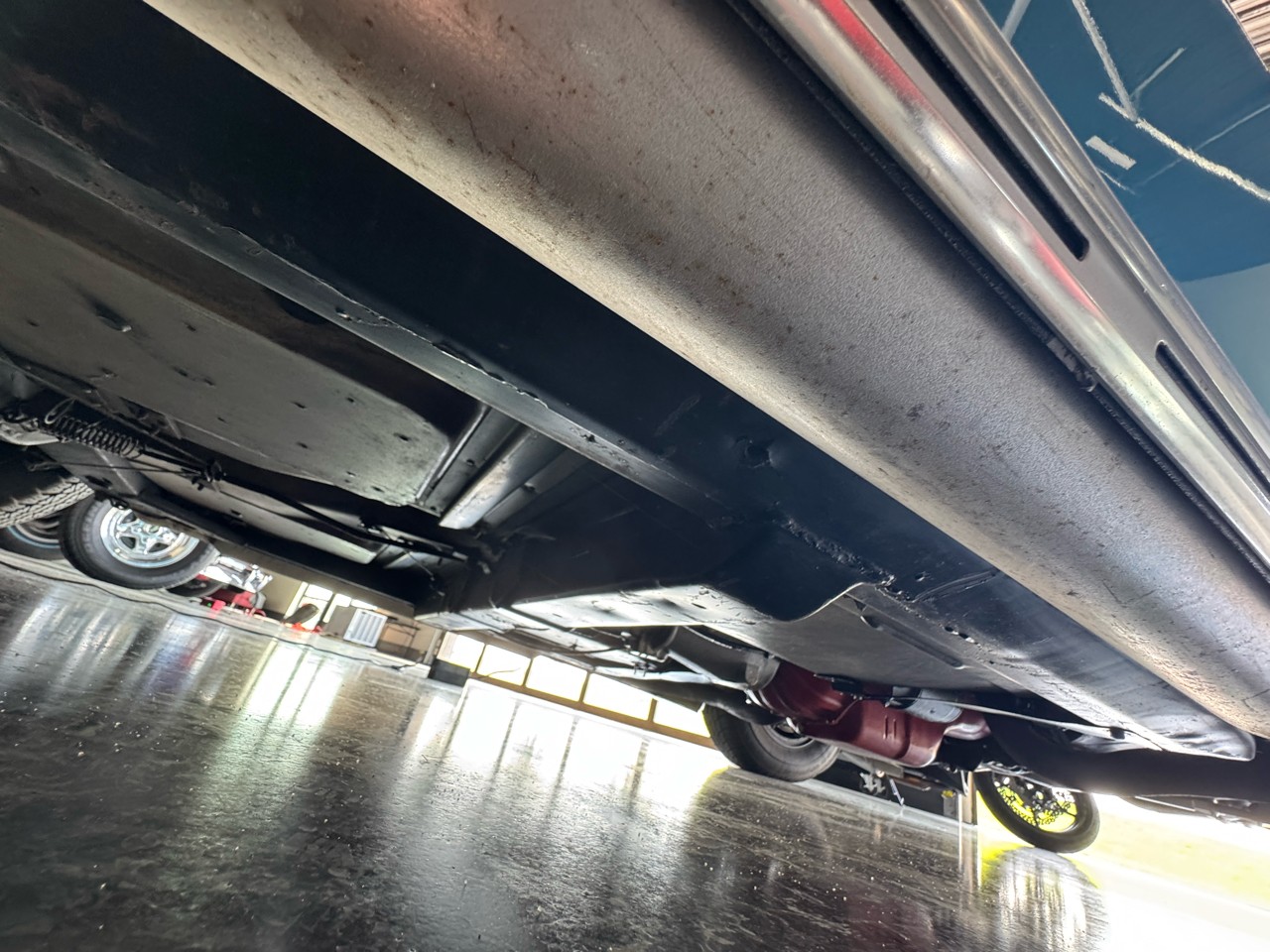 Chevrolet-Corvette-1965-Classic-Car-24