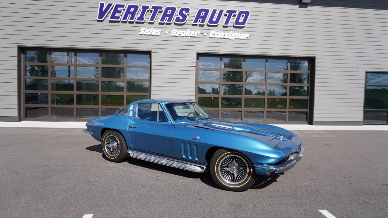 Chevrolet-Corvette-1965-Classic-Car-32