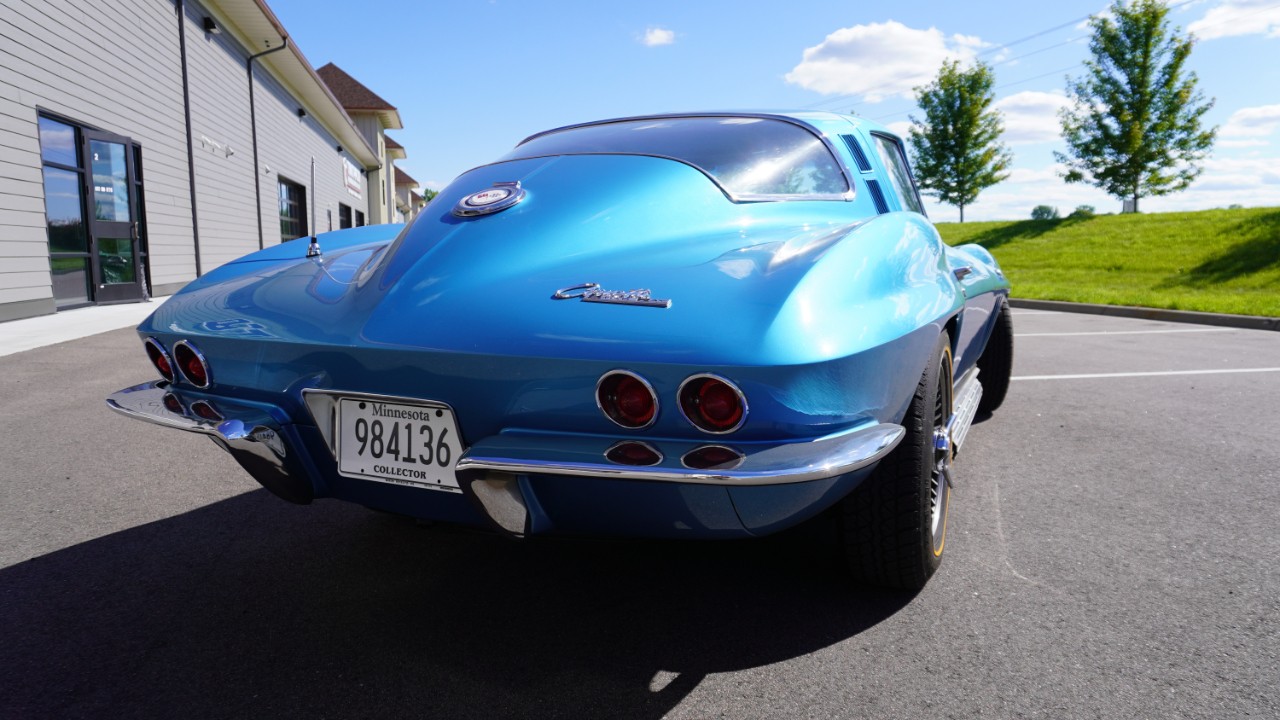 Chevrolet-Corvette-1965-Classic-Car-35