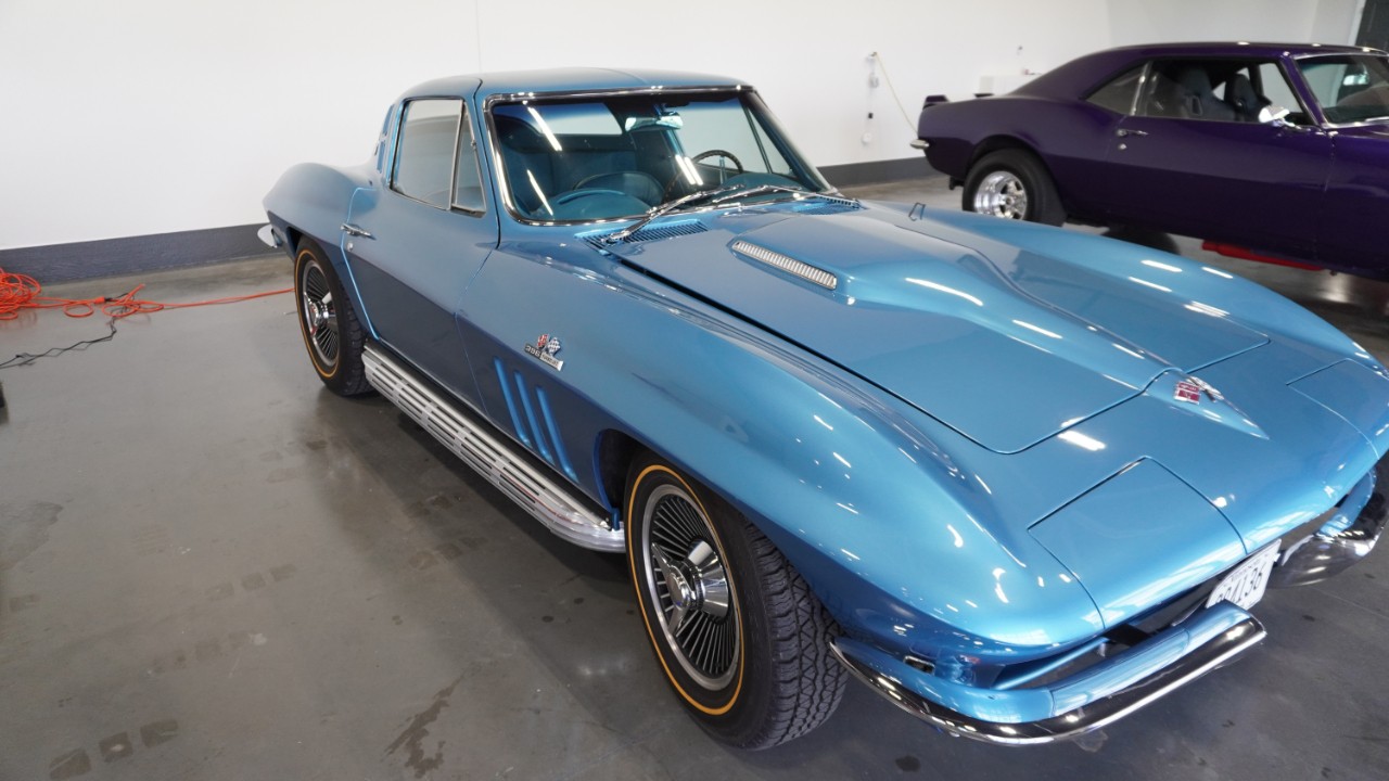 Chevrolet-Corvette-1965-Classic-Car-36