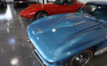 Chevrolet-Corvette-1965-Classic-Car-37